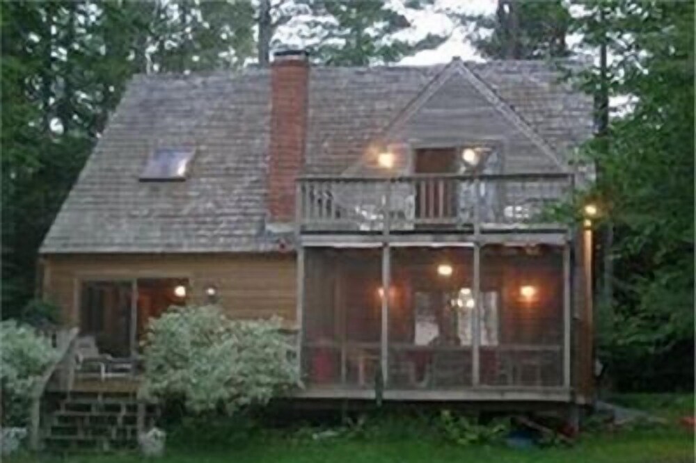 Peaceful Waterfront Home, Swim & Boat from Dock, Near Ski Mountains, 4BR, 2 Ba