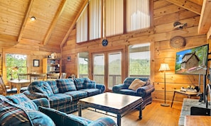 Smart TV, fireplace, streaming services