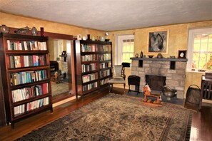 Interior - Lavender Hill Estate, Private 37 acres,1.5 hour from NYC, Heated Pool, Jacuzzi,  (Pine Bush)