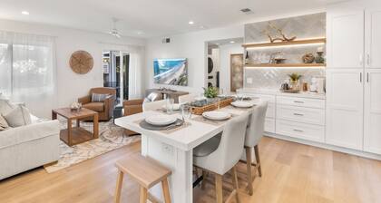 Modern Beach Condo - Luxury Coastal Retreat