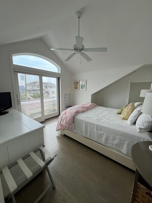 7 bedrooms, desk, iron/ironing board, WiFi