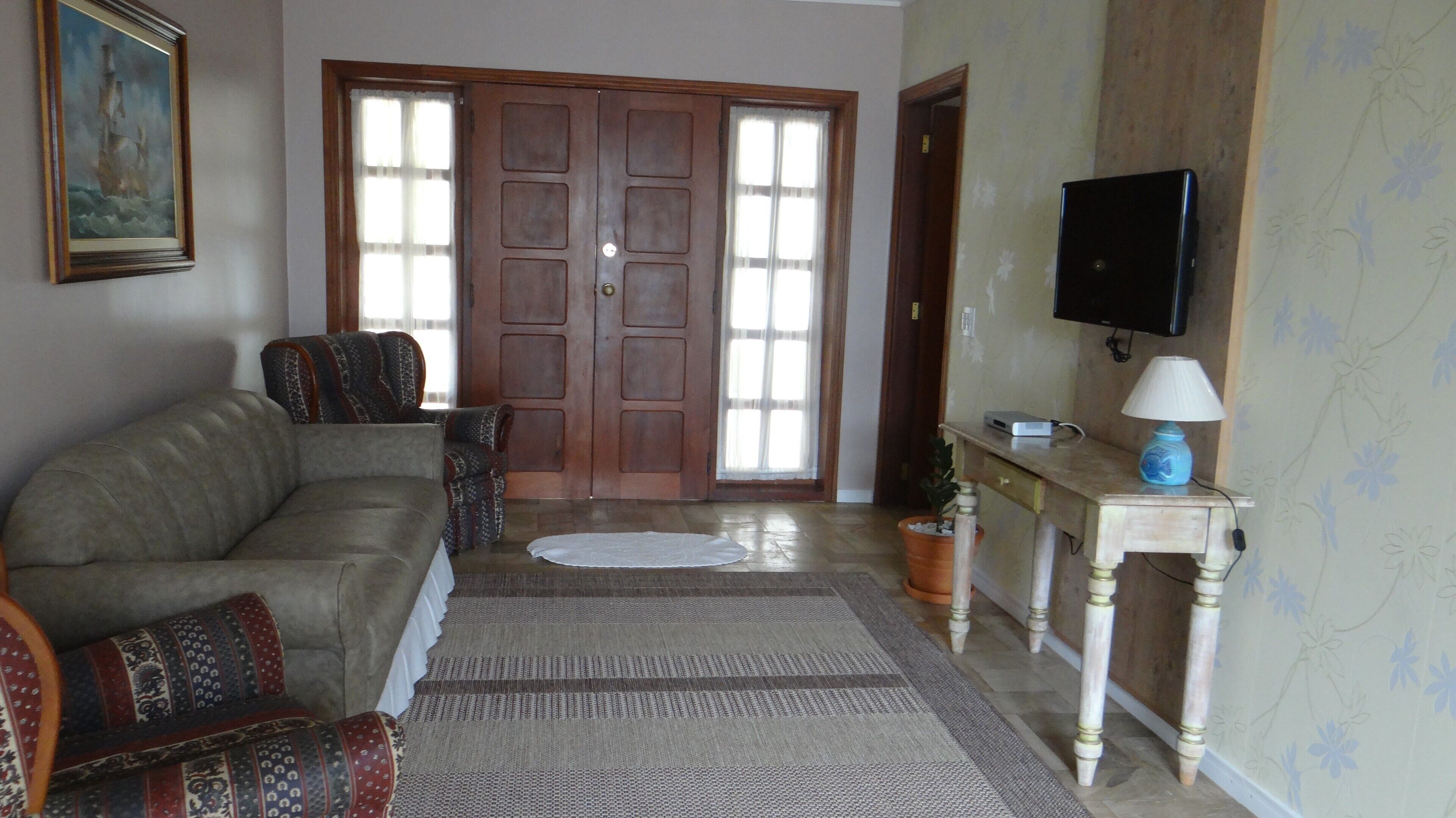 LARGE FRONT HOUSE FOR DAM, WITH CINEMA, TENNIS COURT, VOLEY