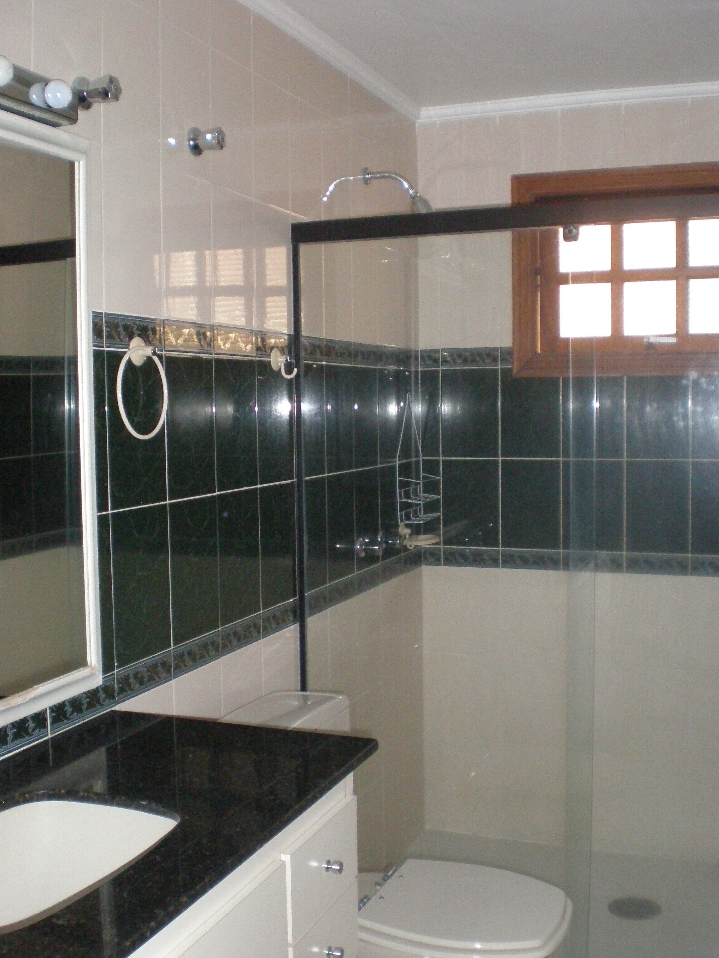 LARGE FRONT HOUSE FOR DAM, WITH CINEMA, TENNIS COURT, VOLEY