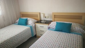 3 bedrooms, iron/ironing board, free WiFi, bed sheets