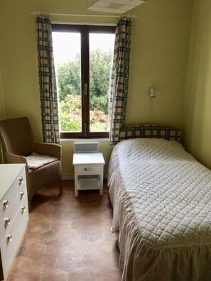 5 quartos, ferros/tábuas de passar roupa, Wi-Fi de cortesia