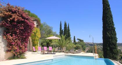 Contemporary Sea-View Villa with Infinity Pool – Near Saint-Paul de Vence