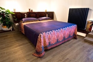 Iron/ironing board, travel cot, WiFi, bed sheets - Self catering Residence Masnaiot for 2 people (Cossano Belbo)
