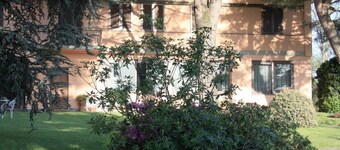 Elegant villa surrounded by a large garden available to guests