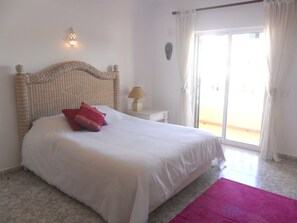 4 soverom, strykejern/-brett, wi-fi og sengetøy