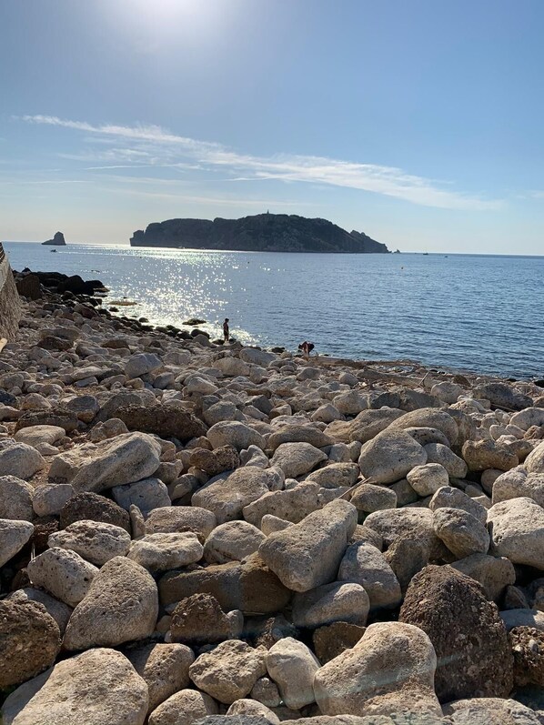 Beach nearby, beach towels