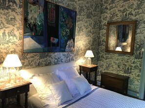 7 slaapkamers, een strijkplank/strijkijzer, reisbedje, gratis wifi