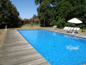 Outdoor pool - Charming country chateau for 14 people in a self-contained apartment. (Laurède)