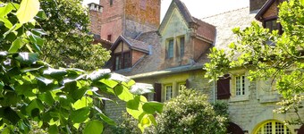 Charming castle in the countryside, sleeps 6 to 14, self-contained apartment,