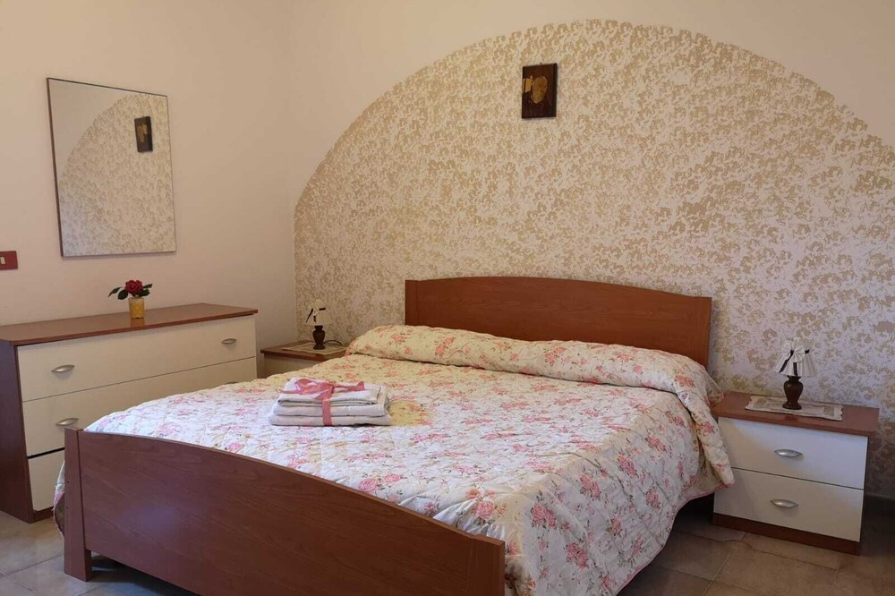 Charming accommodation with terrace swimming pool WIFI parking on the Sorrento coast