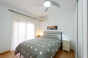 2 chambres, fer et planche à repasser, draps fournis