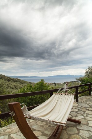 Property grounds - Villa Amanti, a Charming Traditional Old Stone House in Pelion.  (Notio Pelion)