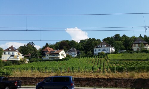 Ansprechende Wohnung, mit einem großen Doppelbett  für einen erholsamen Schlaf.
