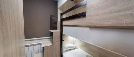 In-room safe, iron/ironing board, free WiFi, bed sheets