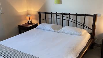 1 habitación, tabla de planchar con plancha y wifi gratis