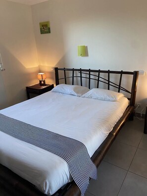 1 chambre, fer et planche à repasser, Wi-Fi gratuit
