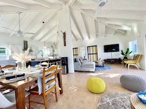 Smart TV, DVD player, stereo - Clearview Villas (UPPER): Casual, Bright, Affordable, Perfect for Families (Island Harbour)