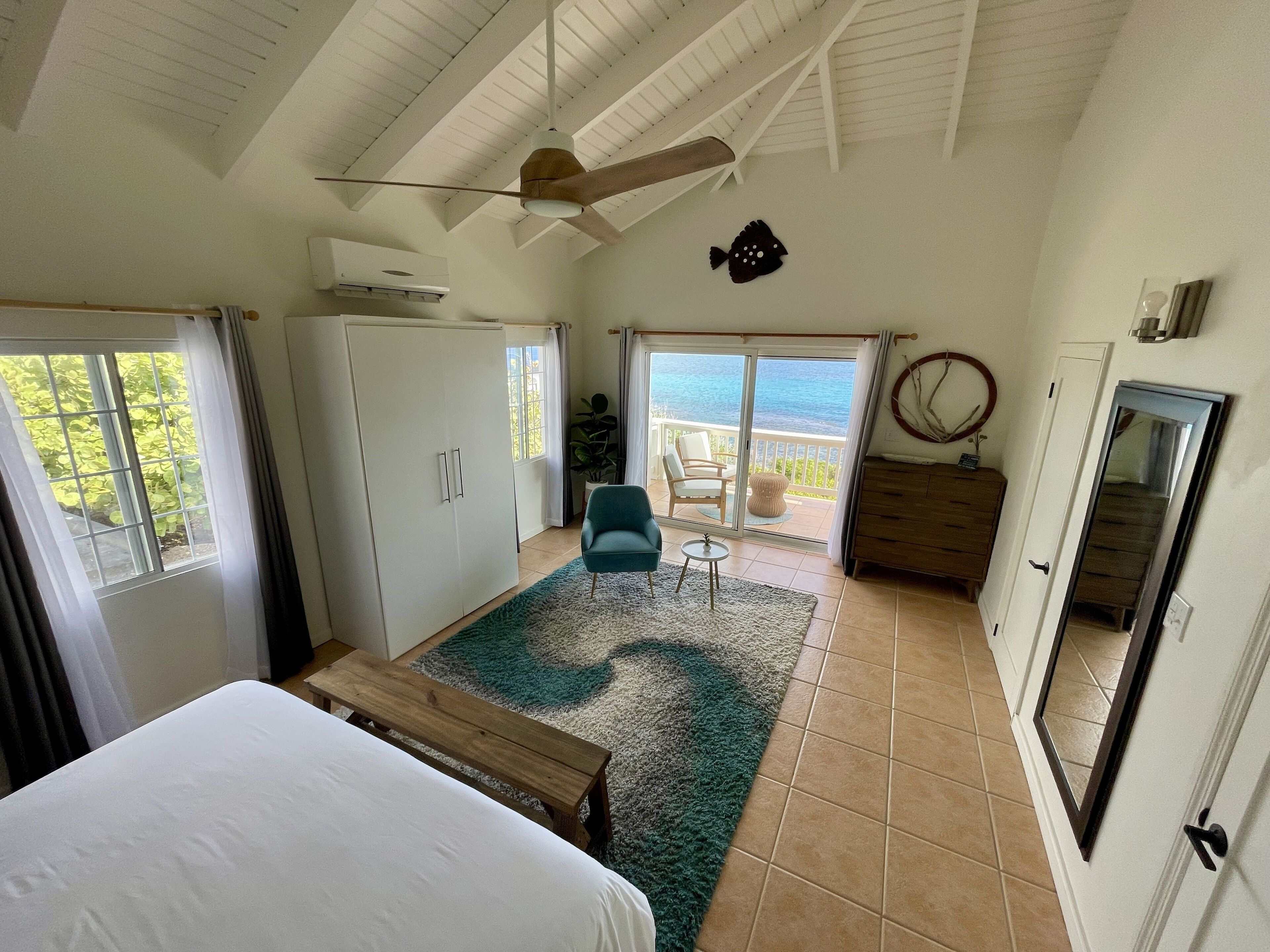 4 dormitorios, caja fuerte, tabla de planchar con plancha y wifi