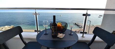 Luxury-Apartment, 2 Schlafzimmer, Strandblick, Strandnähe | Balkon