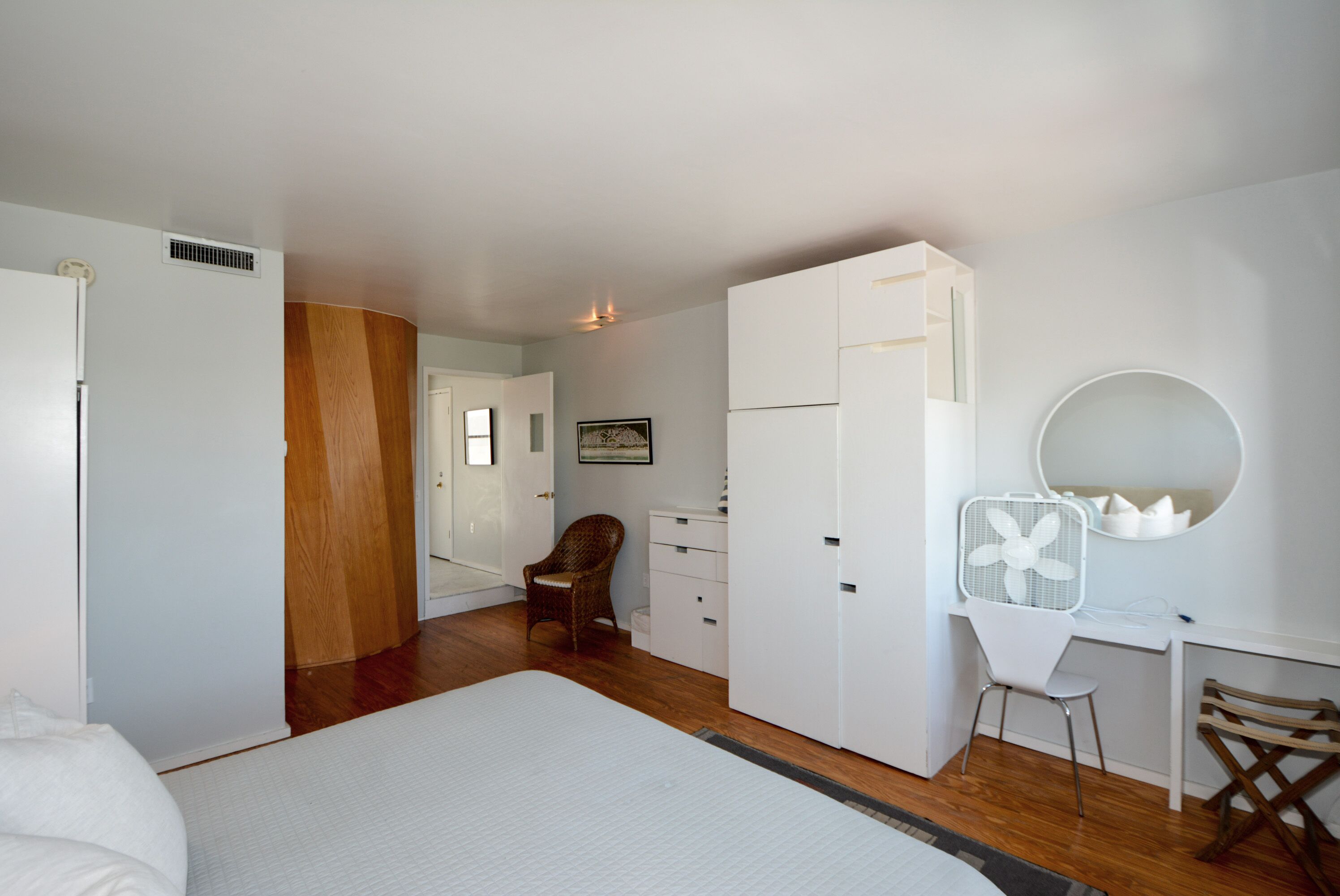 Cork the Whine- Seaside, FL Balcony with town views, Stylish luxury