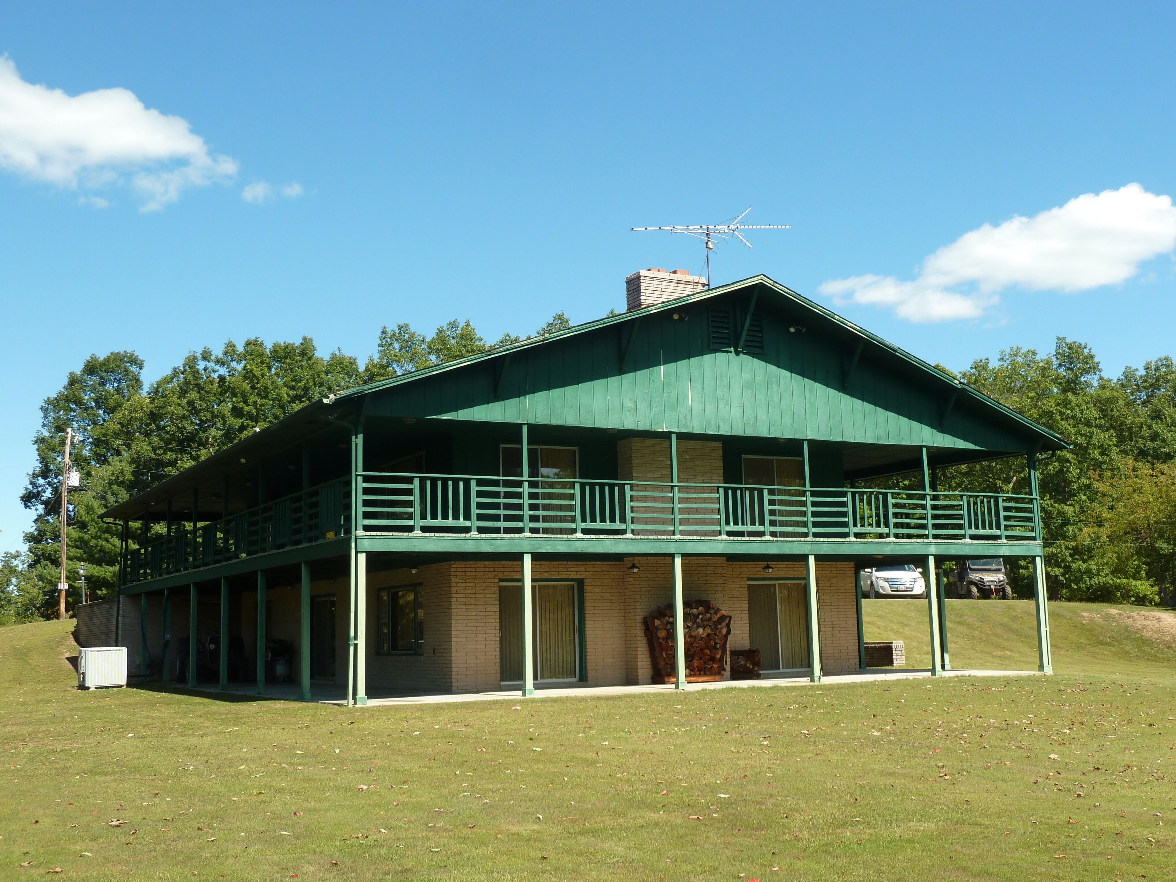Stony Bottom Lodge on Lake Moomaw: Exclusive Dock/Access