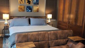 1 bedroom, premium bedding, in-room safe, desk