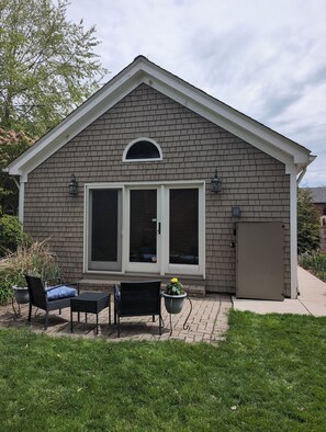 Exterior - Grosse Pointe Luxury Suite, Private Ground-Level Retreat Near Detroit (Grosse Pointe)