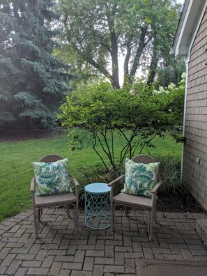 Terrace/patio - Grosse Pointe Luxury Suite, Private Ground-Level Retreat Near Detroit (Grosse Pointe)