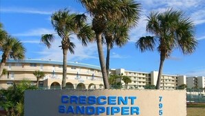 Skilt for Crescent Sandpiper med adressen 7950.