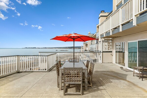 Outdoor dining - Panoramic Ocean Views! (Aptos)