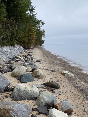 Chaises longues, serviettes de plage
