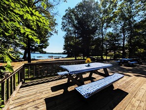 Turtle's Hideaway #12 | Lake View (Premiere Resort Amenities Included!) | Terrasse/patio