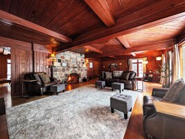 Loon's Landing #14 | (Premium Amenities Included!) | Living area