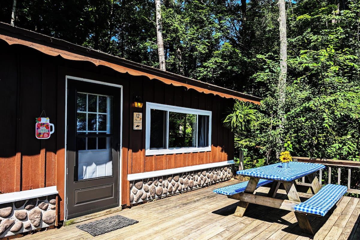 Turtle's Hideaway #12 | Lake View (Premiere Resort Amenities Included!) | Terrace/patio
