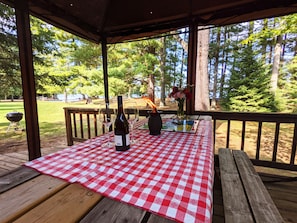 Terrace/patio - POV Lake Resort & Glamping Campground (Phelps)
