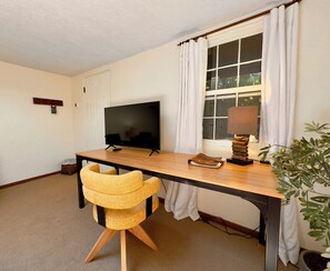 Rom, 1 queensize-seng (No Pets) | Sengetøy av topp kvalitet, dundyner og individuelt dekorert