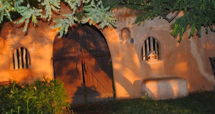 Old Taos Guesthouse B&B