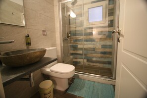 Apartment, Balcony | Bathroom