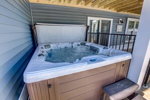 Outdoor spa tub - All-Sea-Suns | 670 ft from the beach | Private Pool, Hot Tub, Dog Friendly (Virginia Beach)