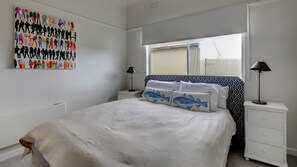 5 dormitorios, tabla de planchar con plancha, cuna de viaje y wifi