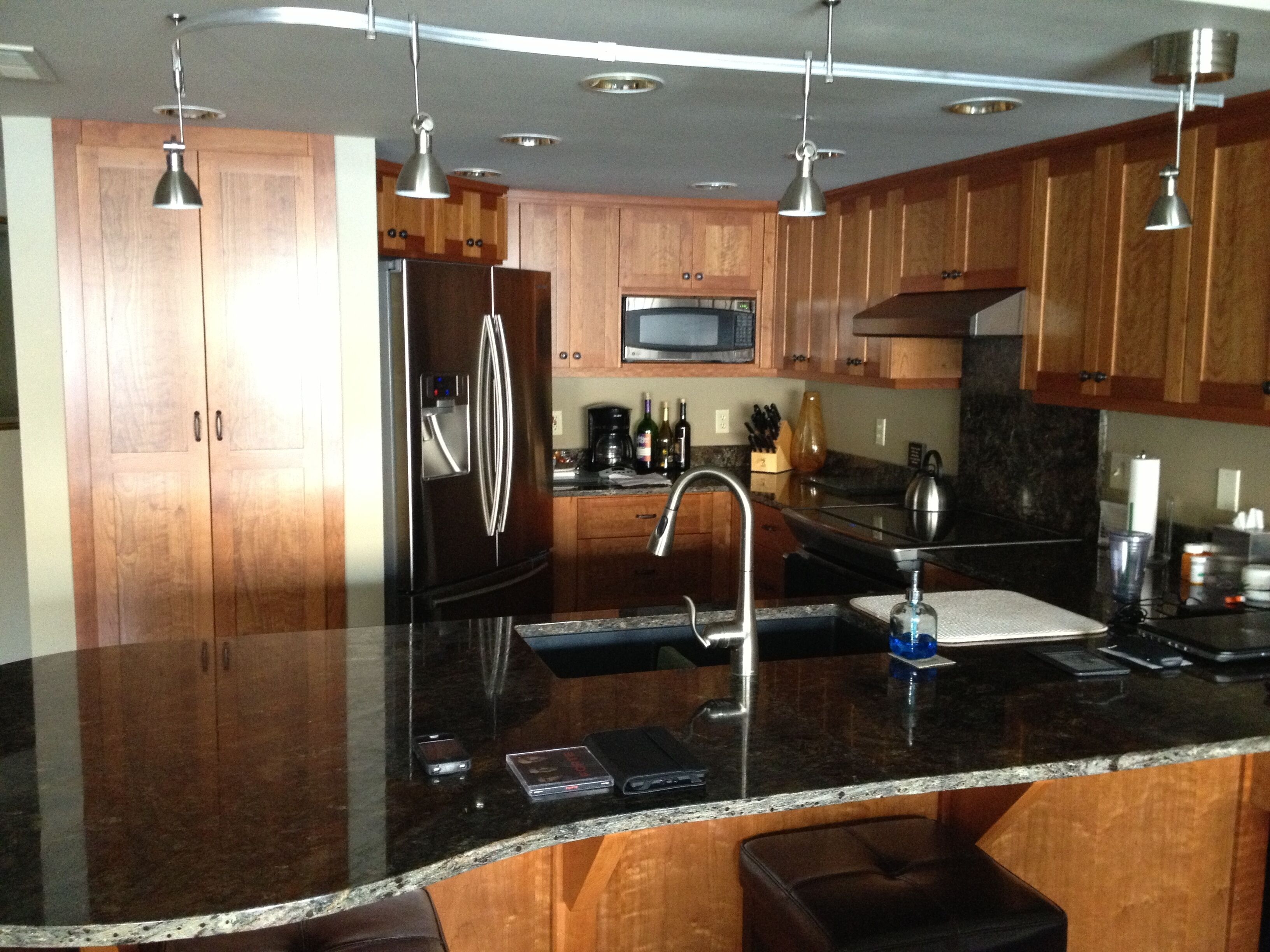 Beautiful Lake Chelan Beachfront Condo, Just 3 Blocks From Downtown Chelan