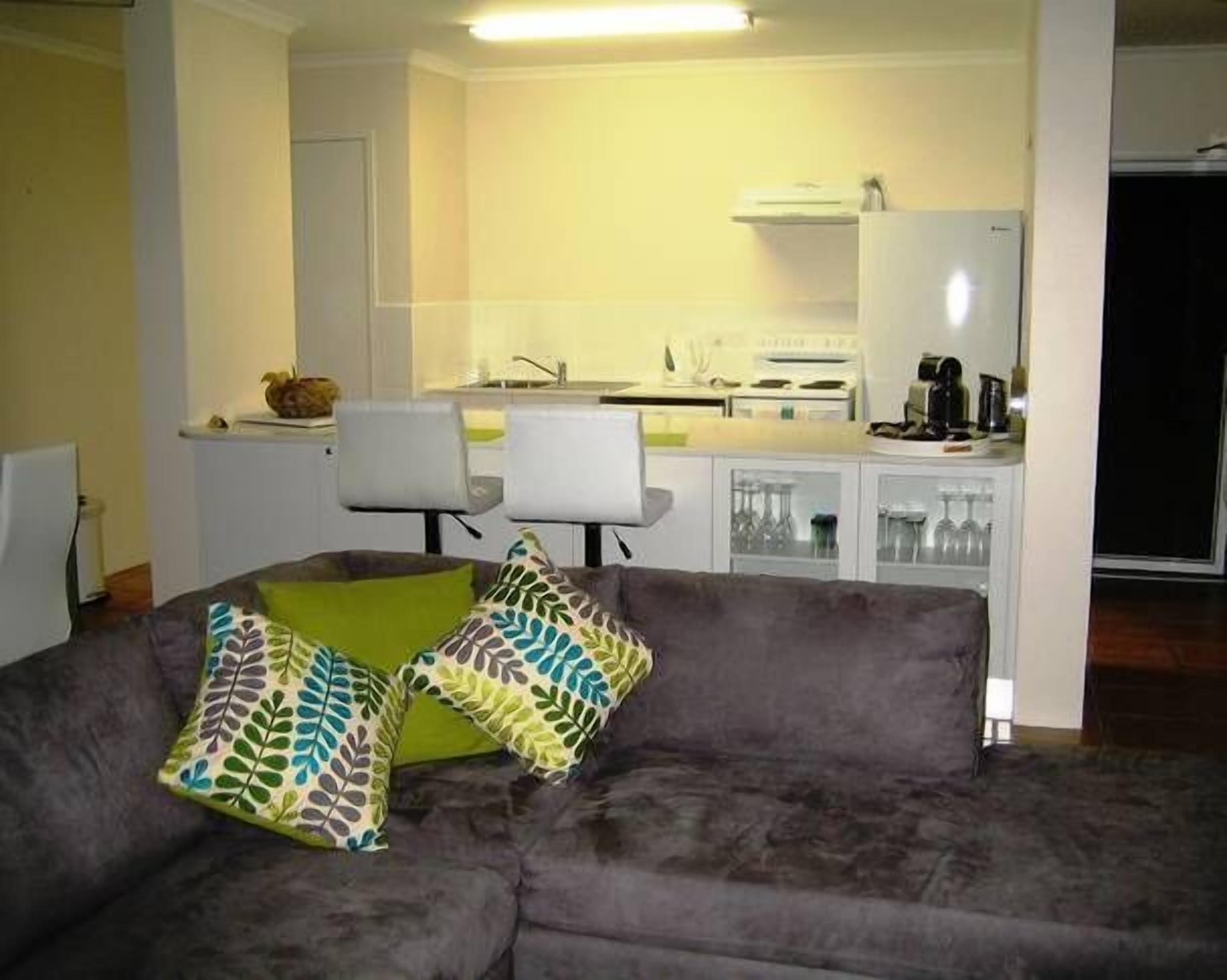 Paradise in Palm Cove — image 4