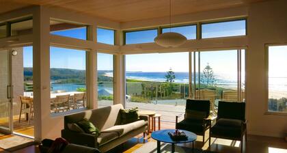Architect Designed Beach House & the Best Views in Dalmeny !!