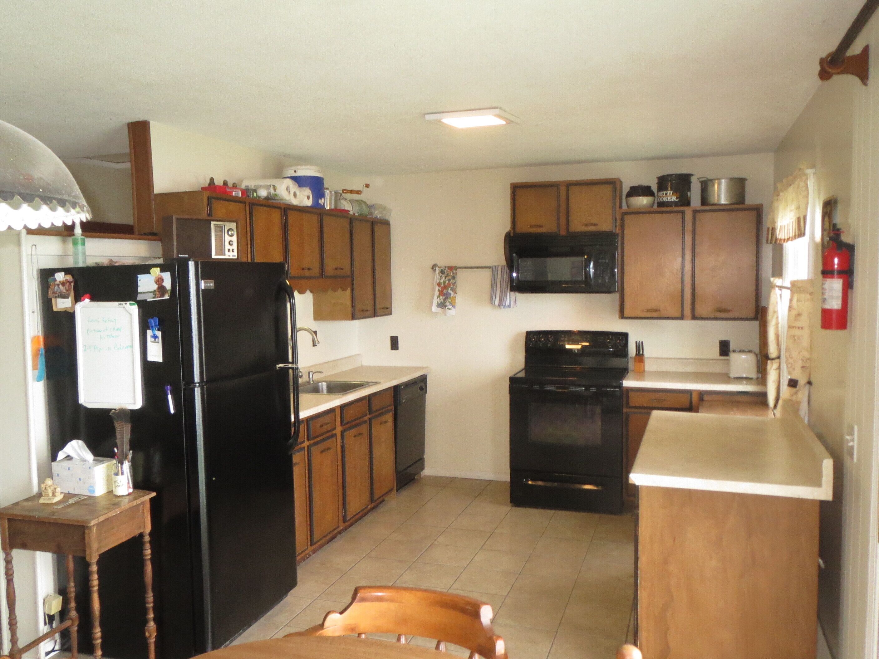 Lakefront Home,  60 Ft. Dock, Great Sunsets, Internet,  Walk to Ladds Marina