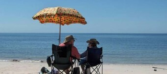 Abbey Beach Cottage - Por la playa