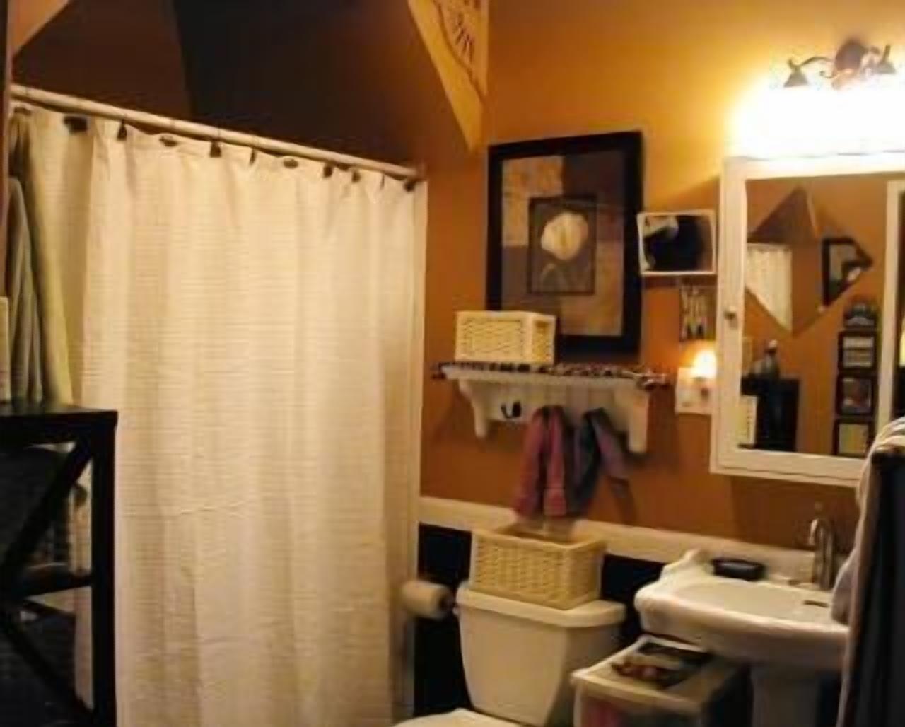 Cedar Duplex Apt, NO Stairs so Easy Access, Hot Tub, Short range mountain view. 